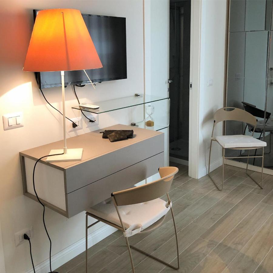 Domus Luca - Central Rooms In The Heart Of 那不勒斯 外观 照片